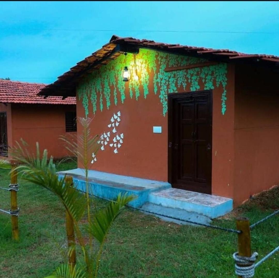 Hotel Dejavoo Gādigarpālya Exterior foto
