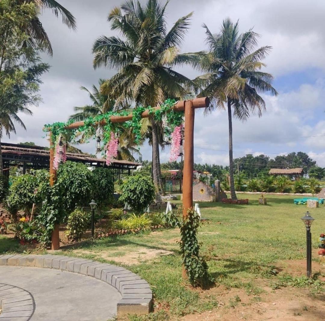 Hotel Dejavoo Gādigarpālya Exterior foto